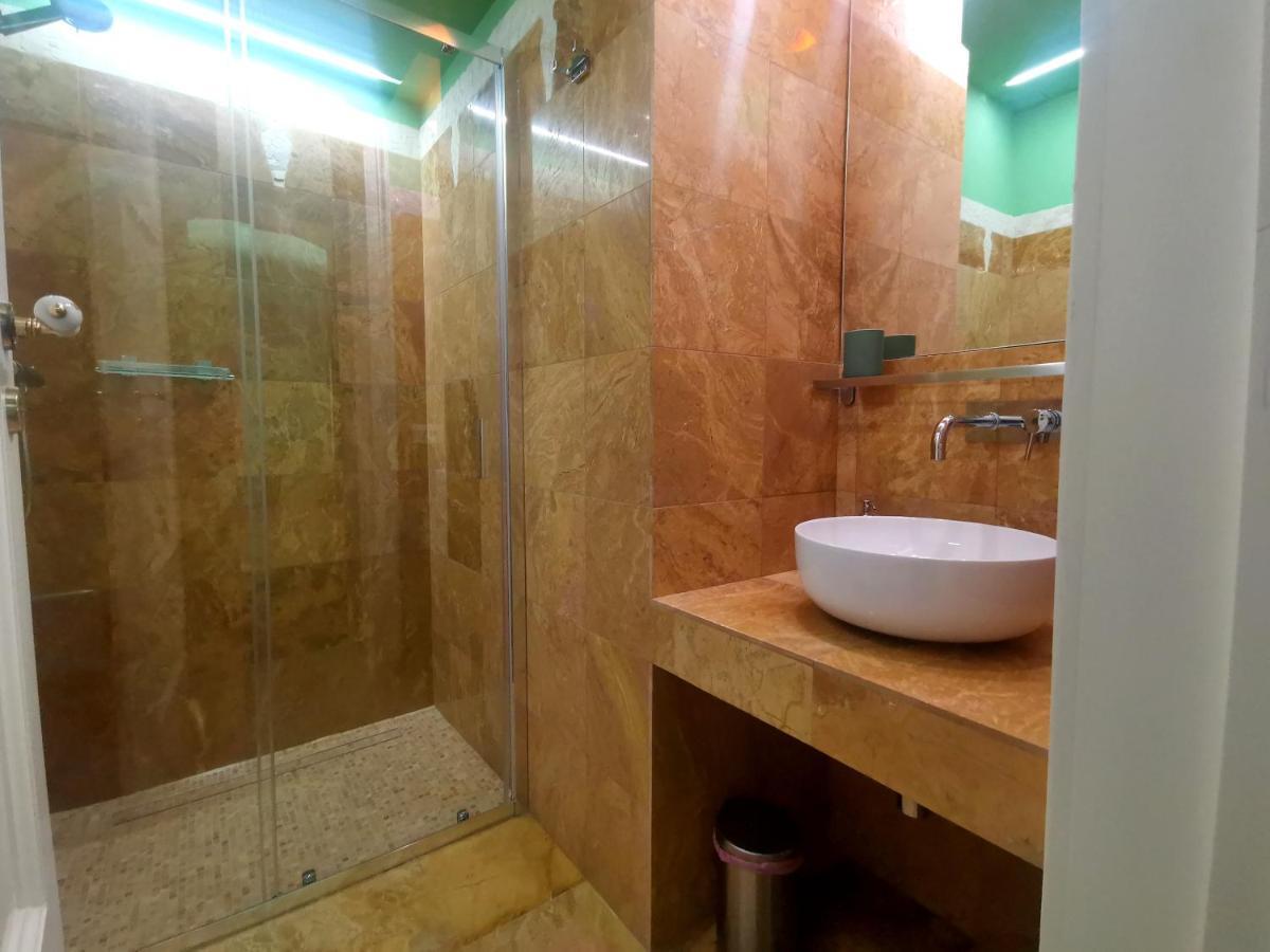 Speciale Tarshito Guesthouse Bari Exterior photo